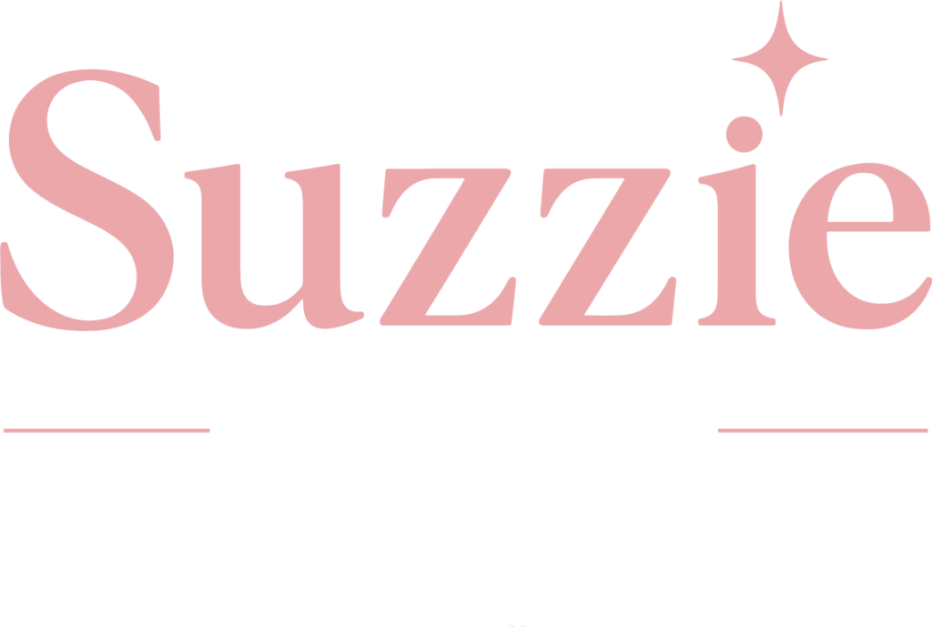 suzzie-stad-logotyp-for-mork-bakgrund